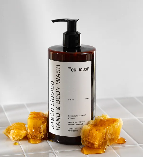 CR House — productos en canasta de mimbre